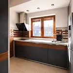 Apartment Location With Parking By He-ra