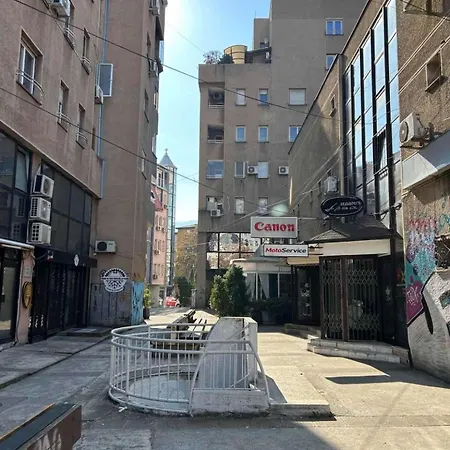 He-ra Near Macedonia Square With Parking