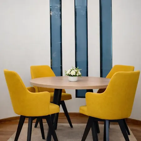 He-ra Near Macedonia Square With Parking Apartamento