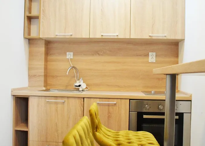 Apartament Location With Parking By He-ra *