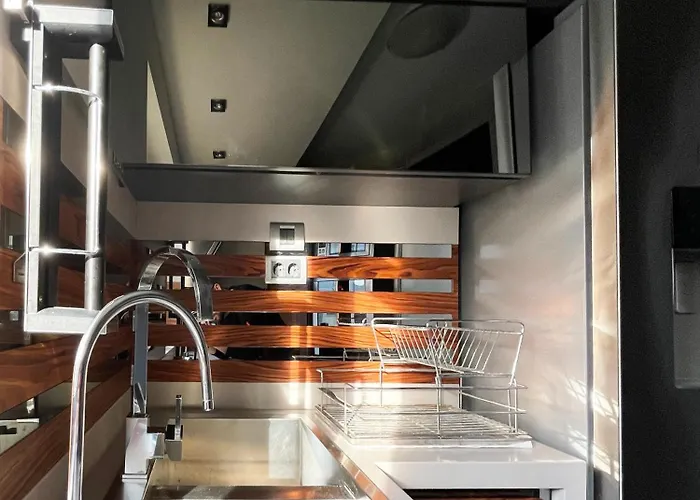 Location With Parking By He-ra Apartament Skopje