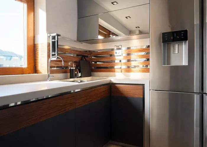 Location With Parking By He-ra