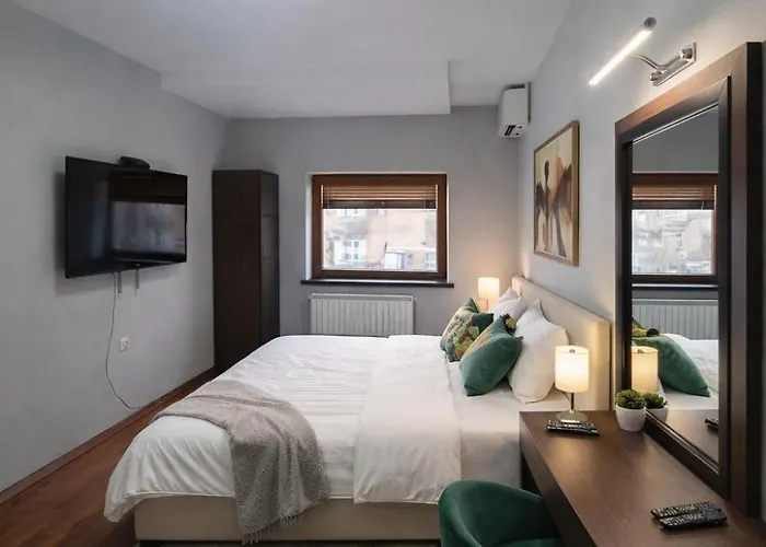 Location With Parking By He-ra Apartament Skopje